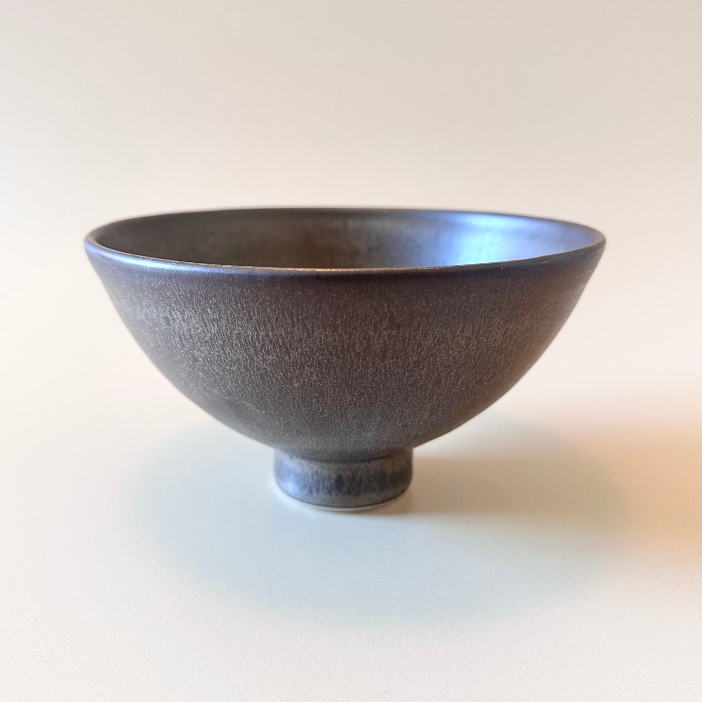 Serving bowl Klack Large, brown with lava dots