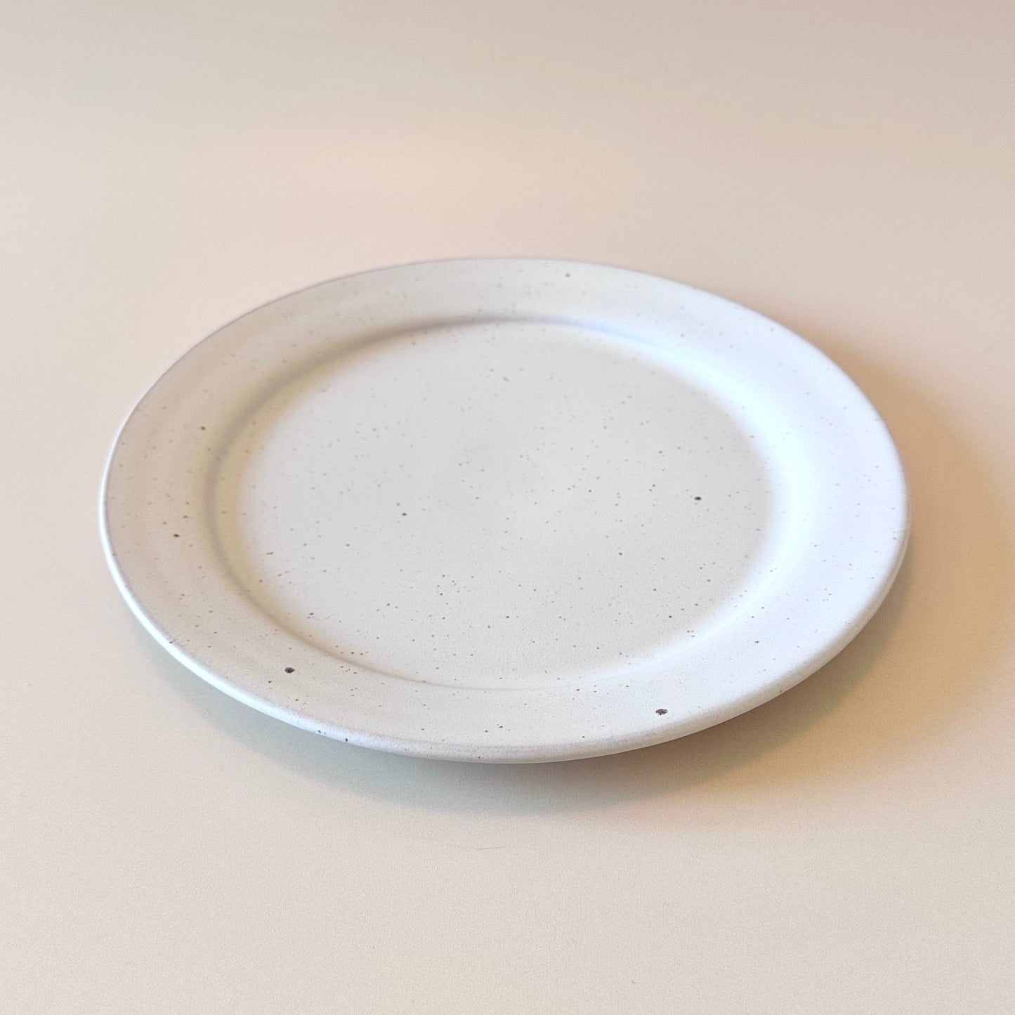 Tallrik Mjuk, naturvit