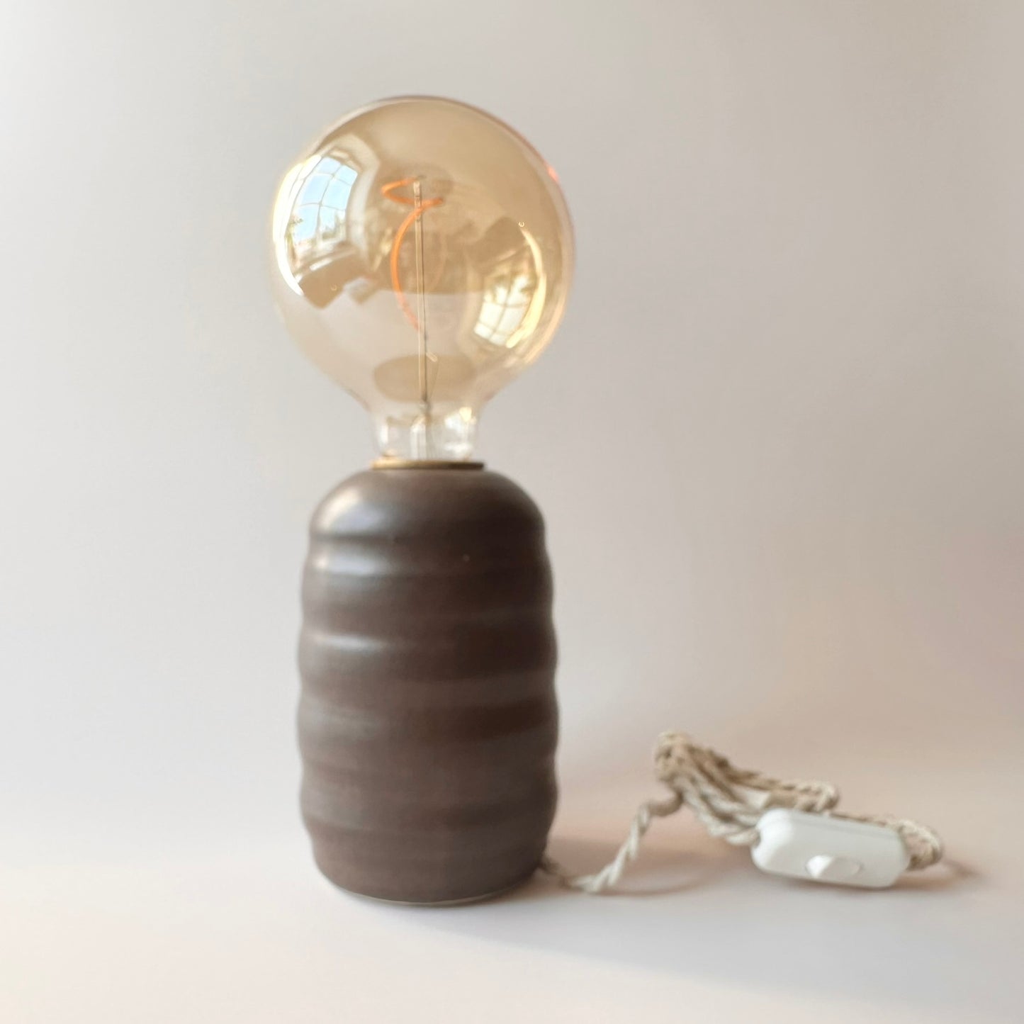 Lampa Brun stam